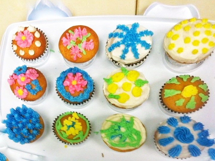 super easy decorated cupcakes birthday with petal tip and star tip creative birthday cake within cupcakes